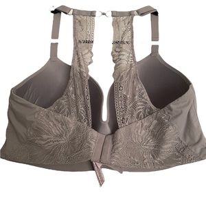 Victorias Secret Gray Incredible Padded Wireless Pushup Lace Racerback Bra 40DDD